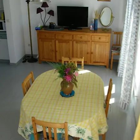 Le Coquillage Situe Sur Le Gr223 Bed & Breakfast Saint-Germain-sur-Ay
