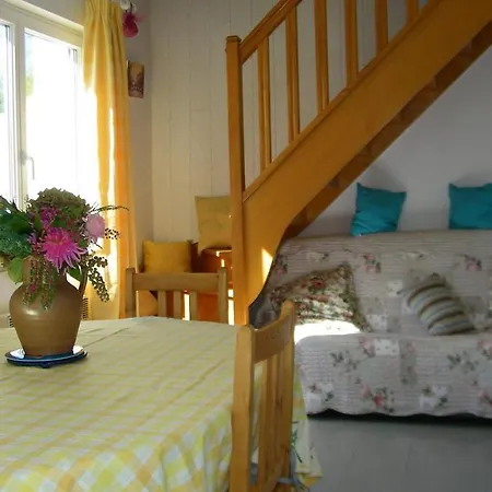 Le Coquillage Situe Sur Le Gr223 Bed & Breakfast Saint-Germain-sur-Ay